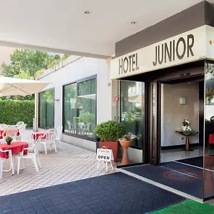Otel Junior ***